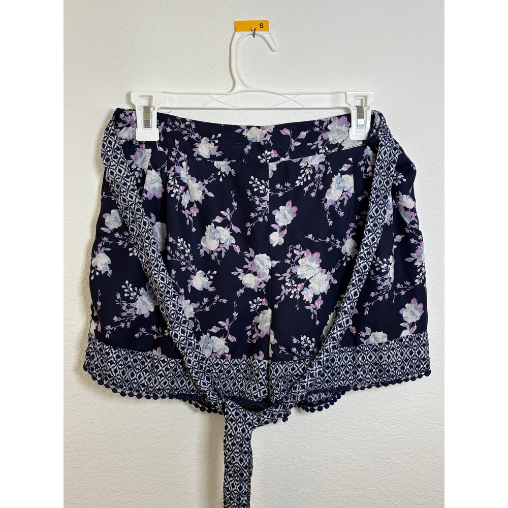 My Michelle Navy Blue Floral Pom Pom Trim Shorts with Tie Belt Size M
